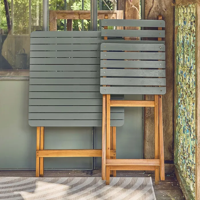 sweeek - Acacia wood garden table 2 folding chairs Hilora Khaki Green 60x60x8 cm