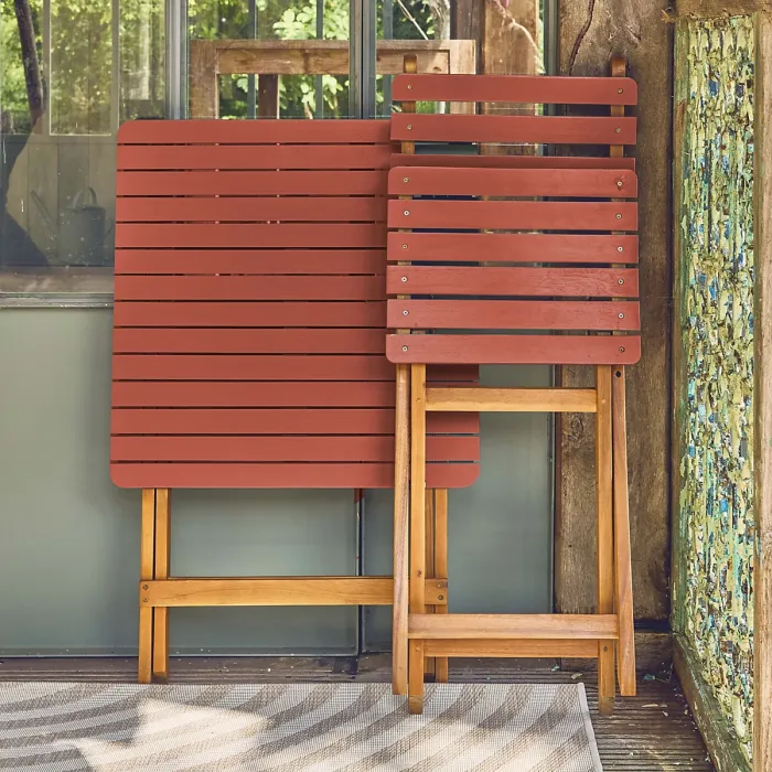 sweeek - Acacia wood garden table 2 folding chairs Hilora Terracotta 60x60x8 cm