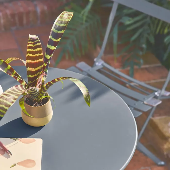 sweeek - Folding metal bistro garden table with 2 chairs Emilia Grey Blue 60x60x71 cm