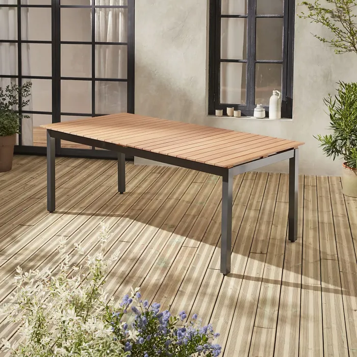 sweeek. 8 to 10-seater extendable wooden and alumimium garden table Sevilla Natural 250x100x76 cm