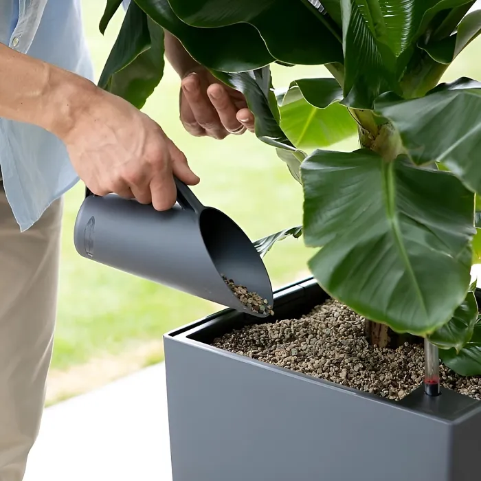 Pistachio Plastic 1L Large Scoop LECHUZA PON