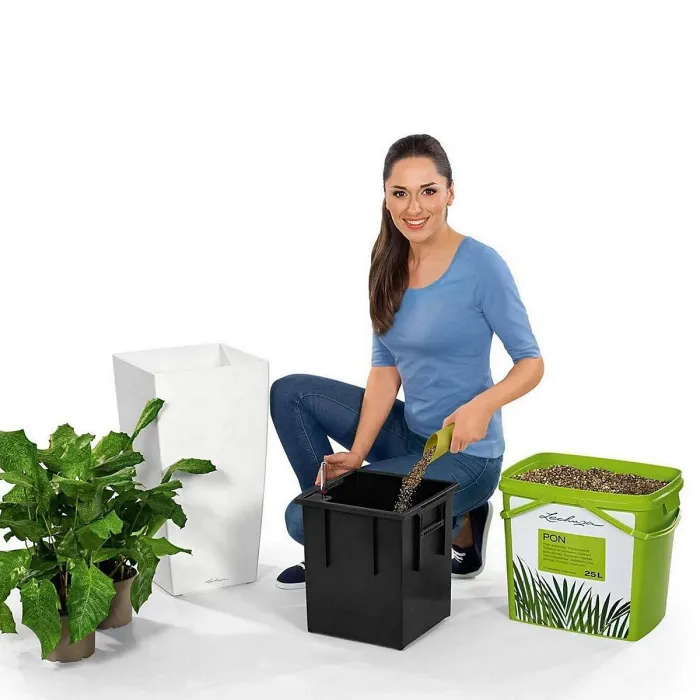 Small Pistachio Green Plastic Scoop LECHUZA