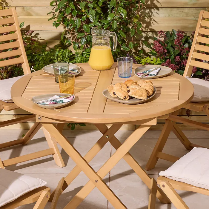 Rowlinson Ashdown Folding 4 Seat Dining Set with Cushions