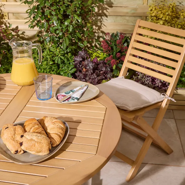 Rowlinson Ashdown Folding 4 Seat Dining Set with Cushions