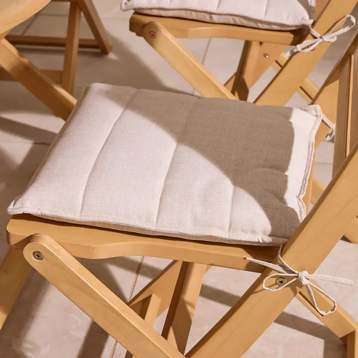 Rowlinson Ashdown Folding 6 Seat Oval Dining Set with Cushions