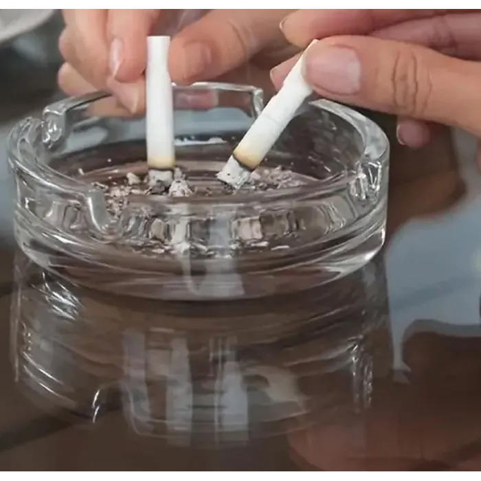 Round Glass Ashtray Cigarette Butt Smoking Ashtray For Home Pub Garden 10.5cm