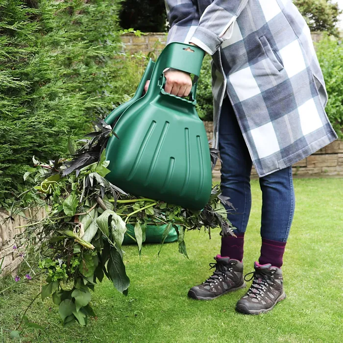 JVL Outdoor Garden Leaf Grabber Scoop, Set of 2, Green