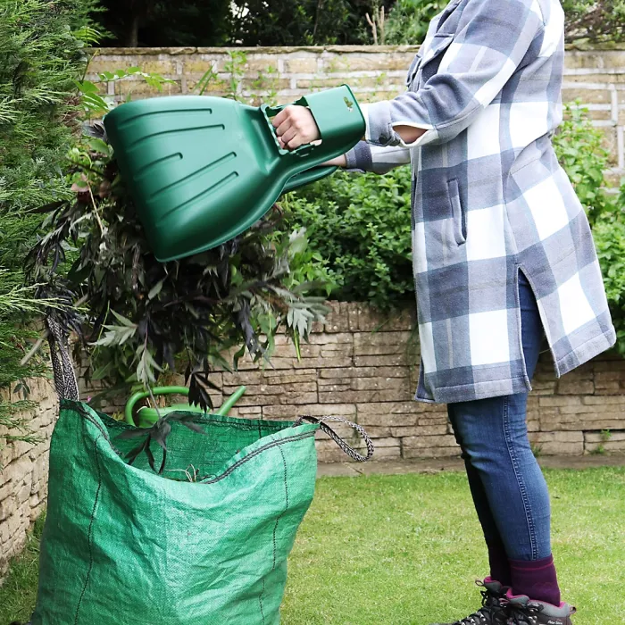 JVL Outdoor Garden Leaf Grabber Scoop, Set of 2, Green