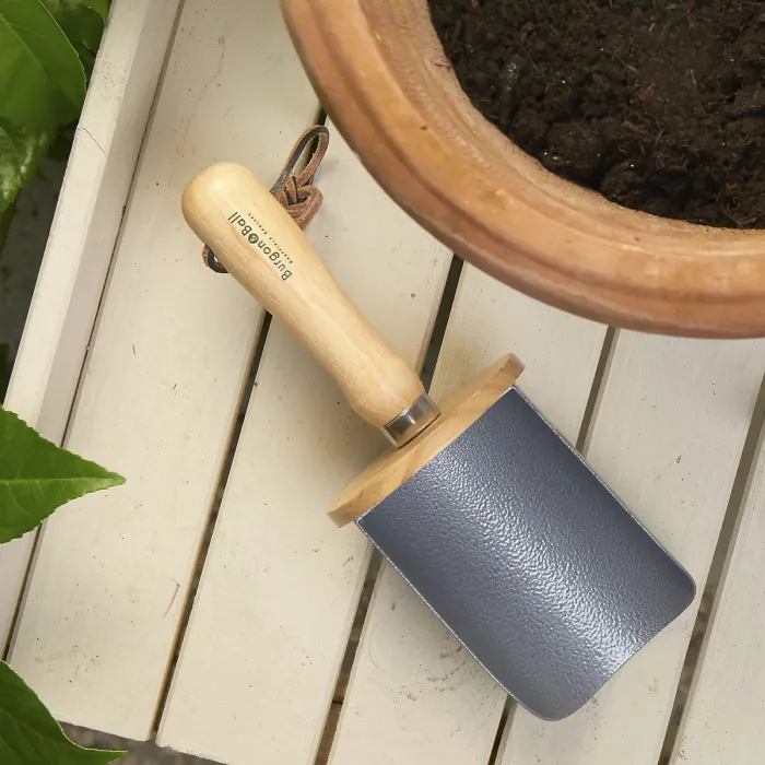 Burgon & Ball Steel Soil scoop