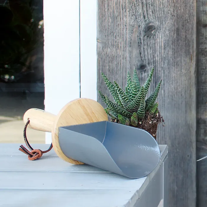 Burgon & Ball Steel Soil scoop