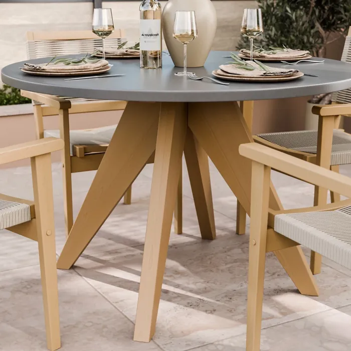 LUNA 120cm Round concrete table with 4 Roma Stacking Chairs