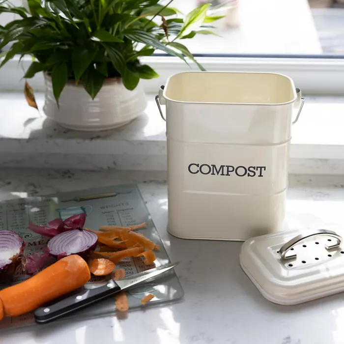 Living Nostalgia Antique Cream Compost Bin