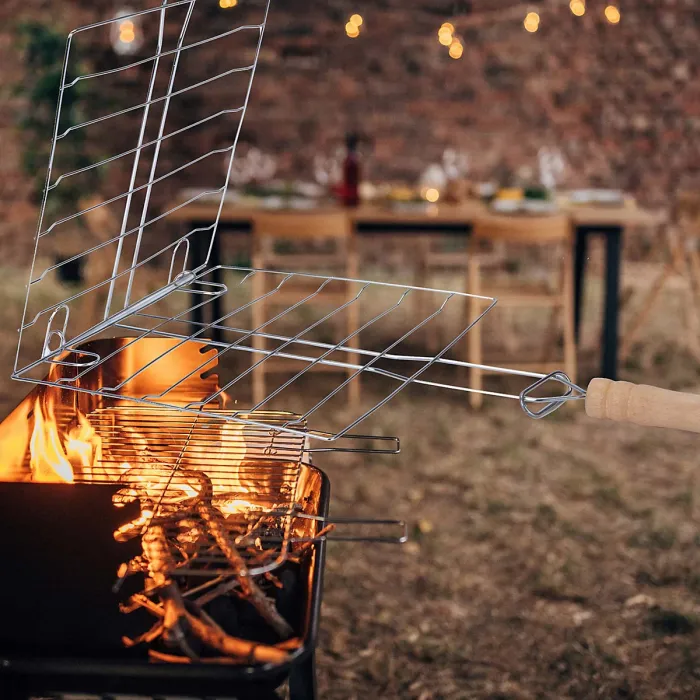 Chrome Plated BBQ Grill With Wooden Handle