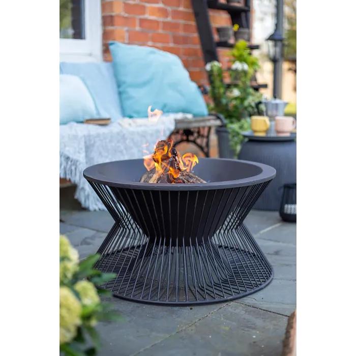La Hacienda Milan - Outdoor Fireplace - Durable Black Steel - Garden Fire Pit - 60cm x 33cm