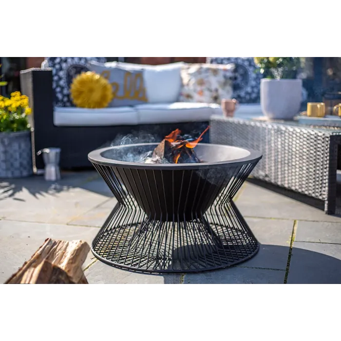 La Hacienda Milan - Outdoor Fireplace - Durable Black Steel - Garden Fire Pit - 60cm x 33cm