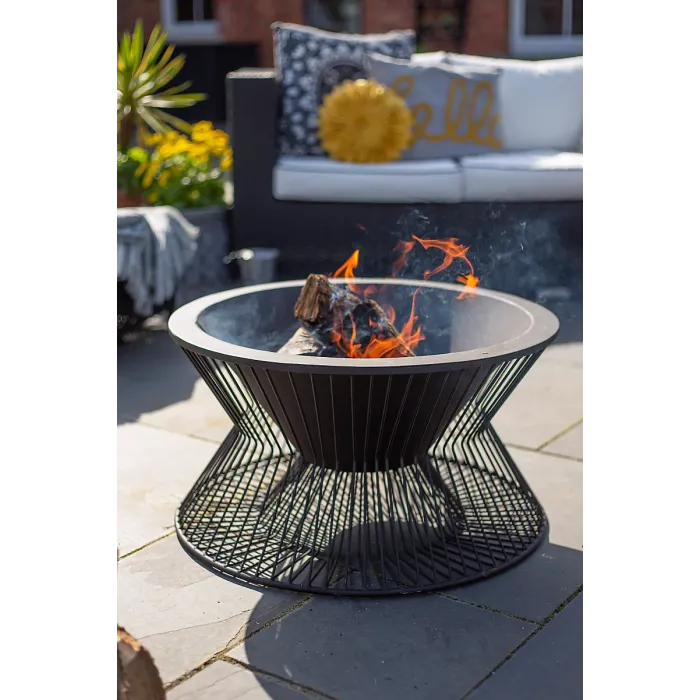 La Hacienda Milan - Outdoor Fireplace - Durable Black Steel - Garden Fire Pit - 60cm x 33cm