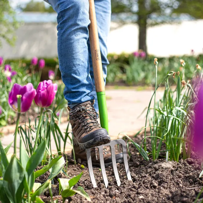 AMES High-Quality Carbon Steel Digging Garden Fork - L 111 cm x W 19 cm x D 5.5 cm