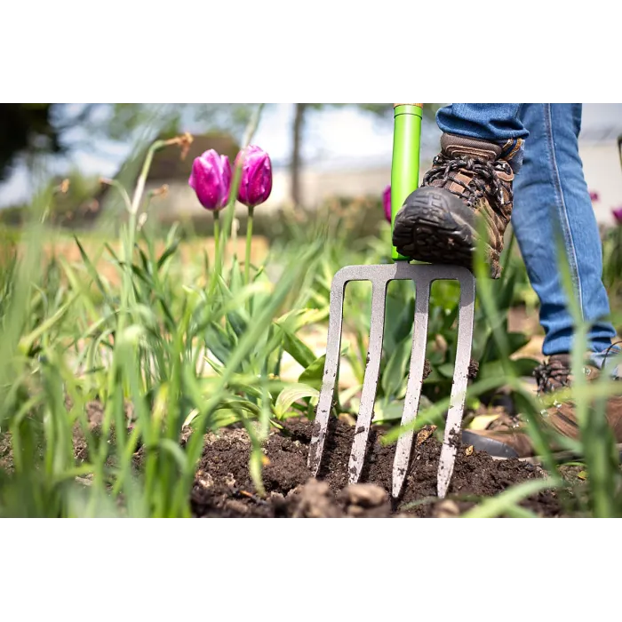 AMES High-Quality Carbon Steel Digging Garden Fork - L 111 cm x W 19 cm x D 5.5 cm