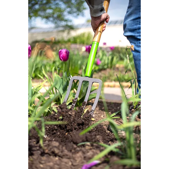 AMES High-Quality Carbon Steel Digging Garden Fork - L 111 cm x W 19 cm x D 5.5 cm