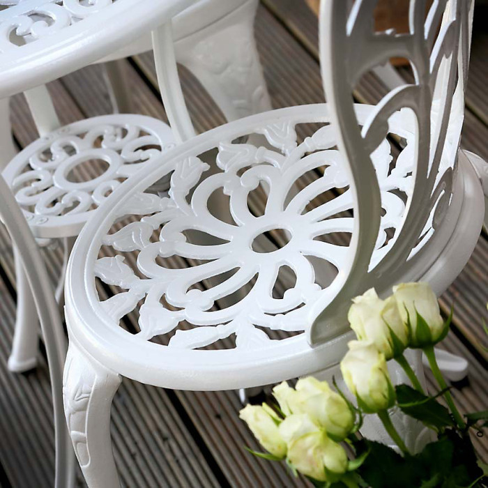 Lazy Susan Tulip White metal garden bistro set