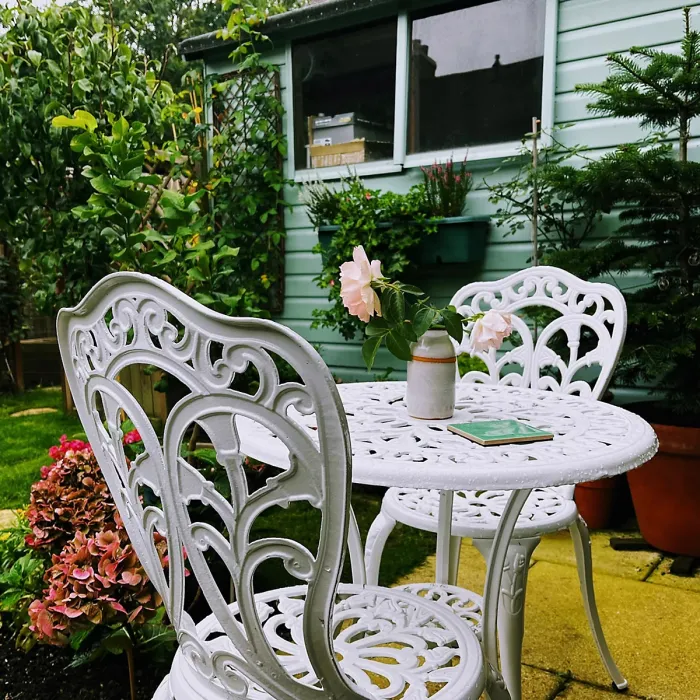 Lazy Susan Tulip White metal garden bistro set