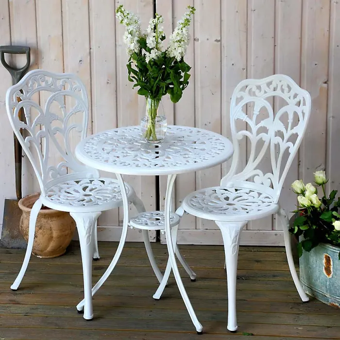 Lazy Susan Tulip White metal garden bistro set