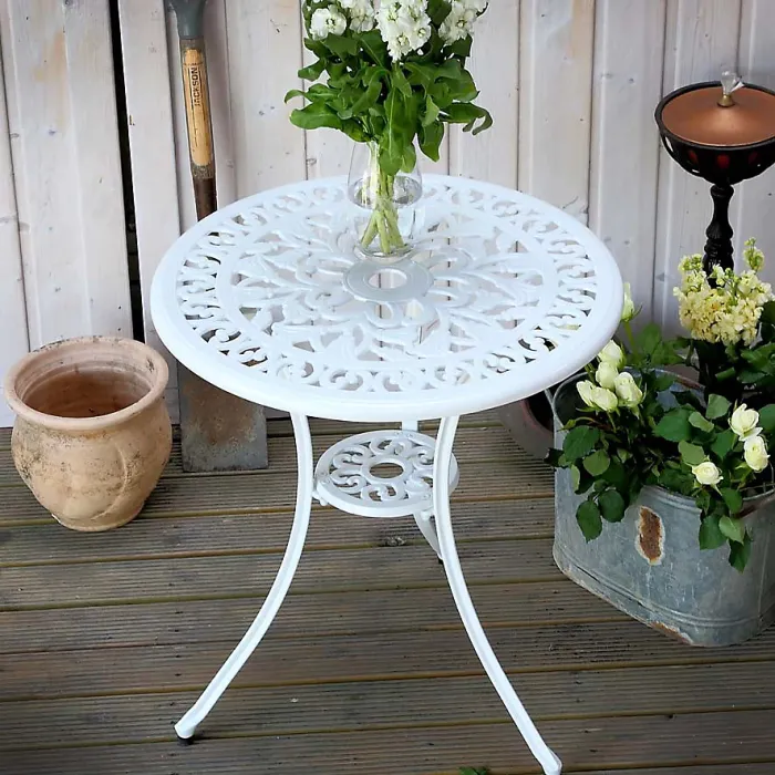 Lazy Susan Tulip White metal garden bistro set