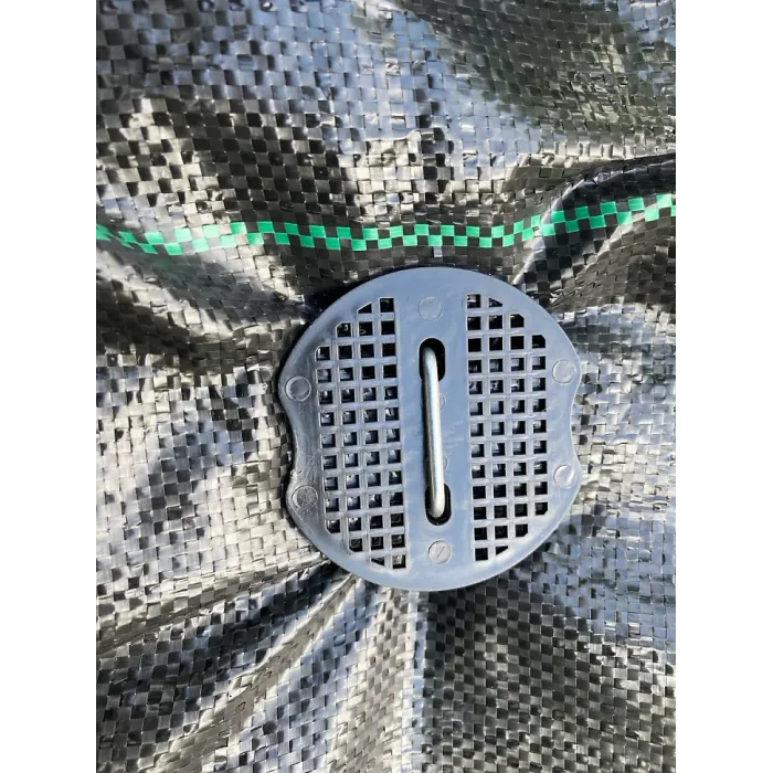 200 metal pegs/staples with buffer plates ,hold down weed matting+removal tool