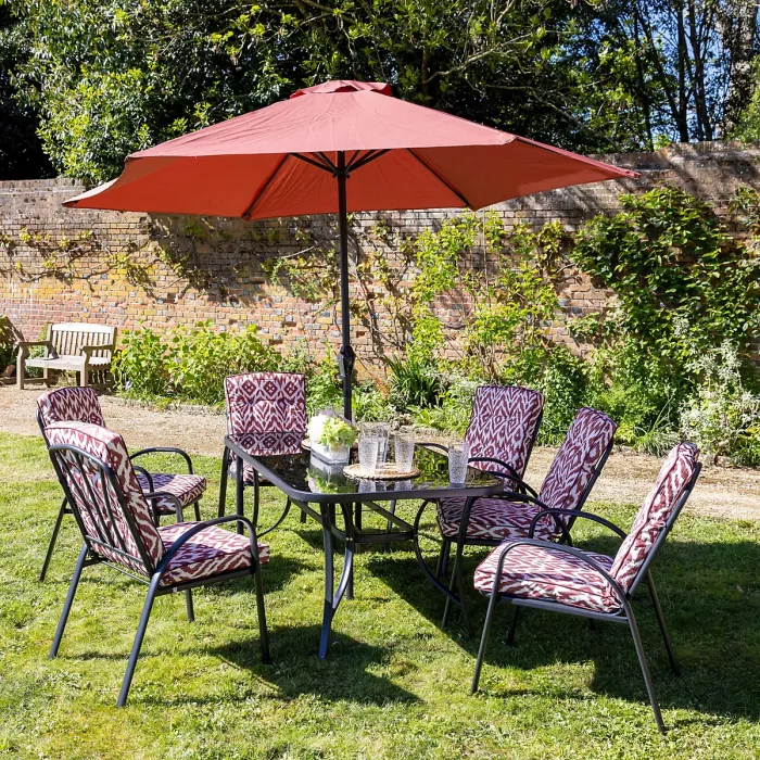 Primrose 6 Seater Garden Furniture Dining Set with Reversible Cushions and Crank Parasol in Wine
