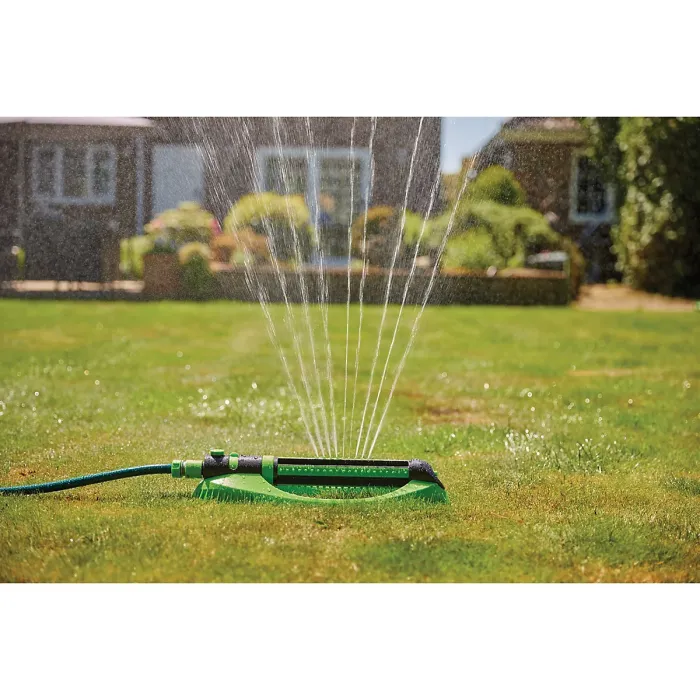 Draper Oscillating Jet Sprinkler with Watering Coverage Between 50-222m² & Built-In Flow Control