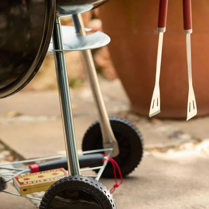 Hi-Gear Classic Mini Kettle BBQ with Wheels with Storage Rack, Outdoor Cooking