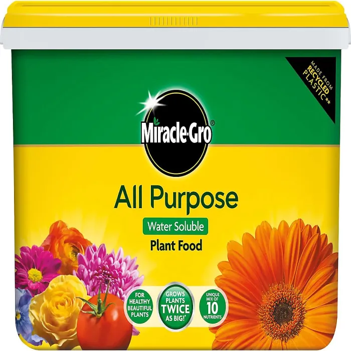 Miracle Gro All Purpose Soluble Plant Food 2kg Tub NPK 24 8 16 Ideal for Lawns Houseplants Pots Containers Makes 720L of Feed