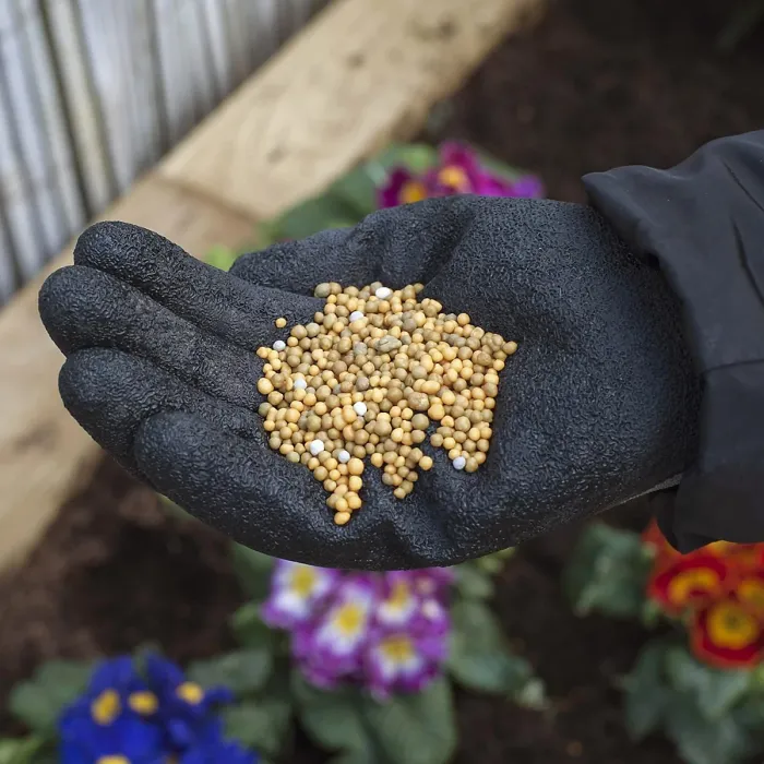 Miracle Gro All Purpose Plant Food 900g Fertiliser for Flowers Fruit Veg Pots and Containers NPK 17 9 11