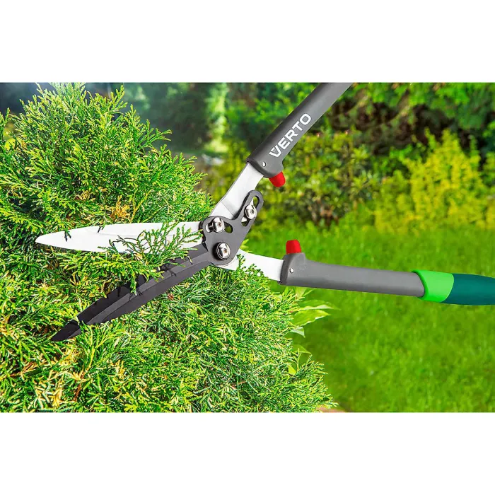 Verto Hedge Trimmer 690mm Blades 210mm Fiberglass Handles