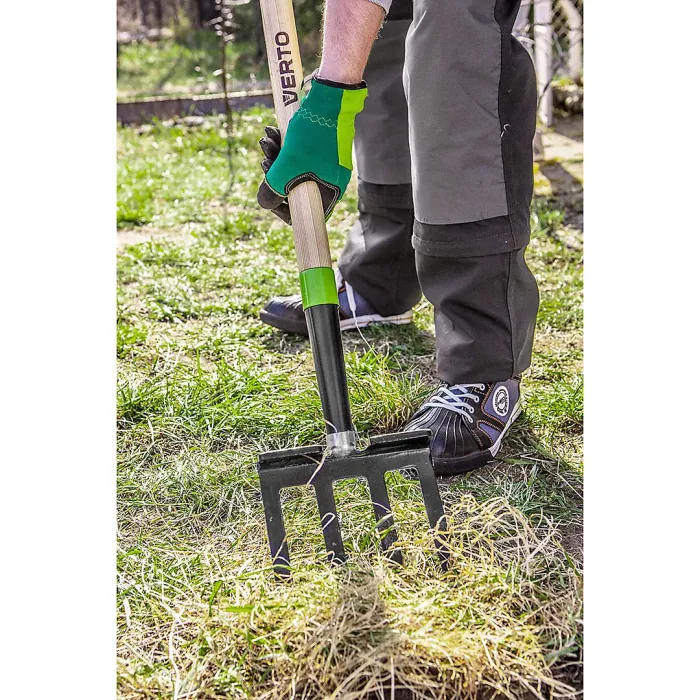 Verto Digging Fork 4 Teeth Wooden Handle with Plastic Grip