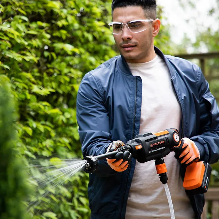 Yard Force 20V Aquajet Cordless Pressure Cleaner with 2.5Ah Lithium-Ion Battery, Charger and Accessories - LW C02A - CR20 Range