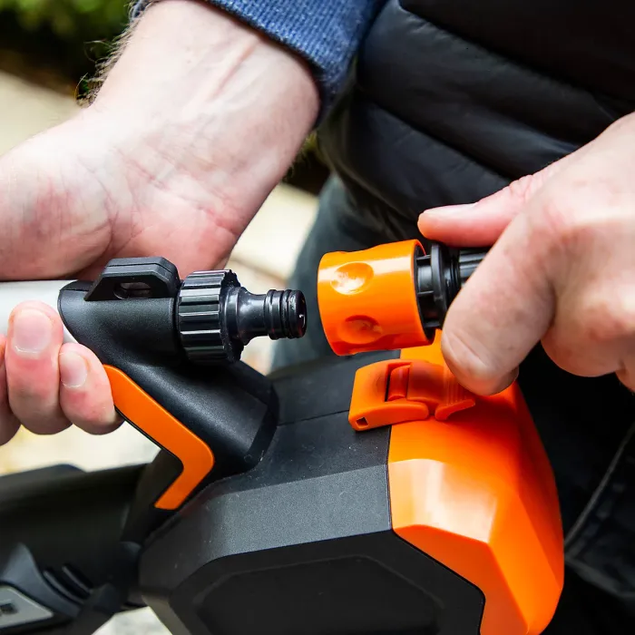 Yard Force 20V 4.0Ah Aquajet Cordless Pressure Cleaner with Lithium-Ion Battery, Charger and Accessories - CR20 Range - LW C04
